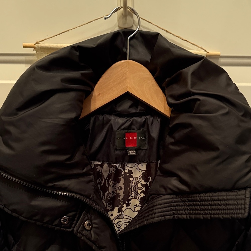 Gallery Women's Black Quilted Puffer Coat - Picture 3 of 9